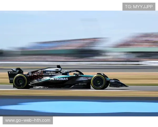 车手练习赛翻车画面吓人